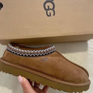 UGG Tasman Chestnut Slippers Embroidered Slipper Shoes NIB size 9 Men / 10 Women